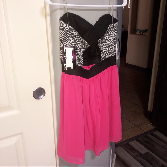 Aztec Print Strapless dress - Picture 2 of 5